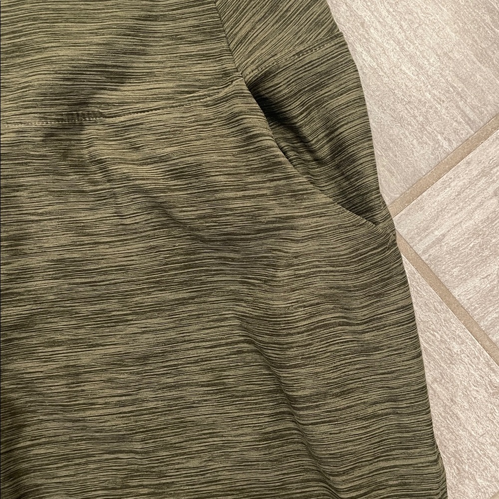 All in Motion Women’s Forest Green Joggers - Picture 3 of 4